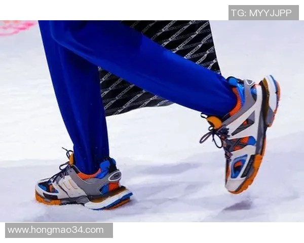 足球明星白鞋时尚搭配全景展示让你领略球场风采与潮流魅力