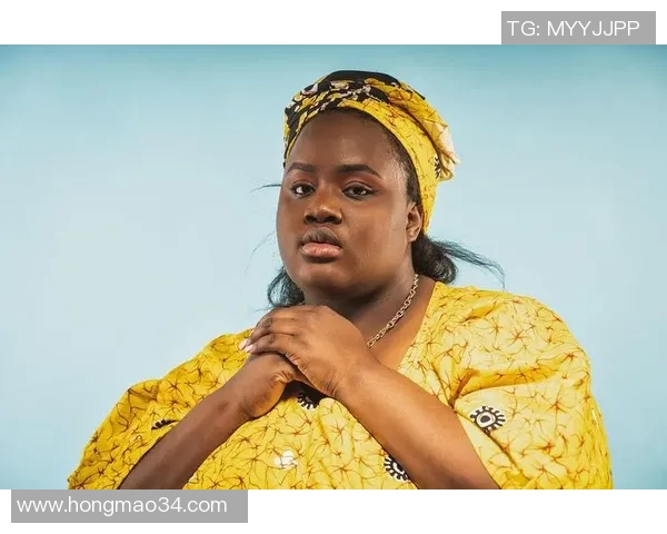 黑白混血足球明星的传奇之路与多元文化的交融探索